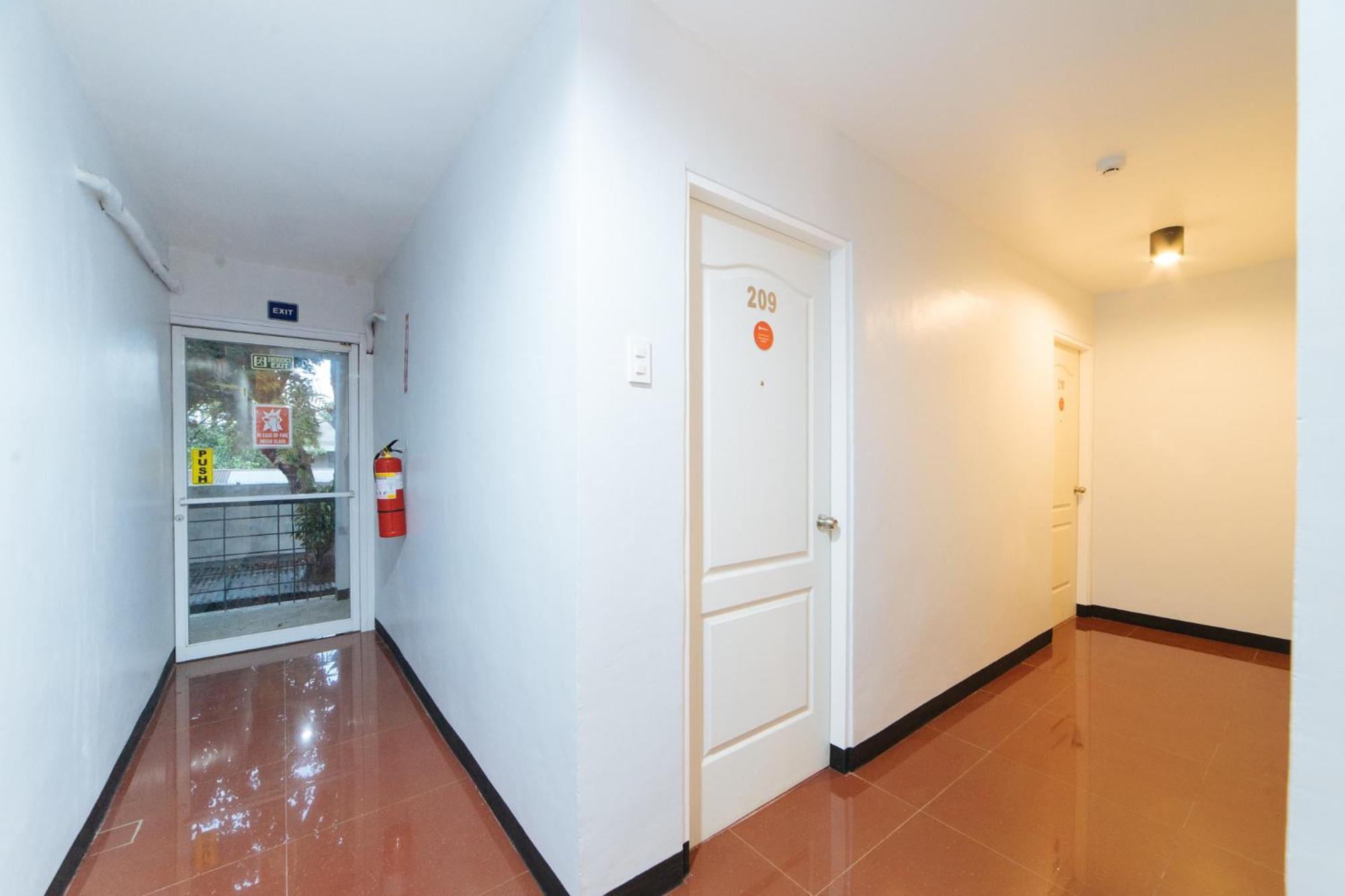 Reddoorz At Nirvana Pension House Bacolod Dış mekan fotoğraf